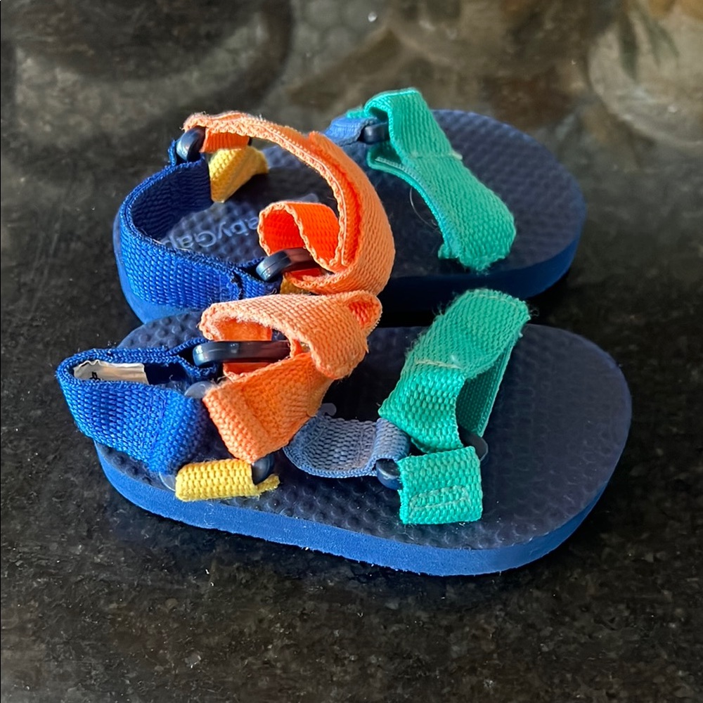 Baby gap adjustable strap sandals 6-12 months